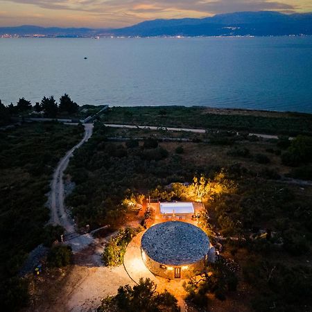 Island Getaway - Heritage House Mirca  Екстер'єр фото