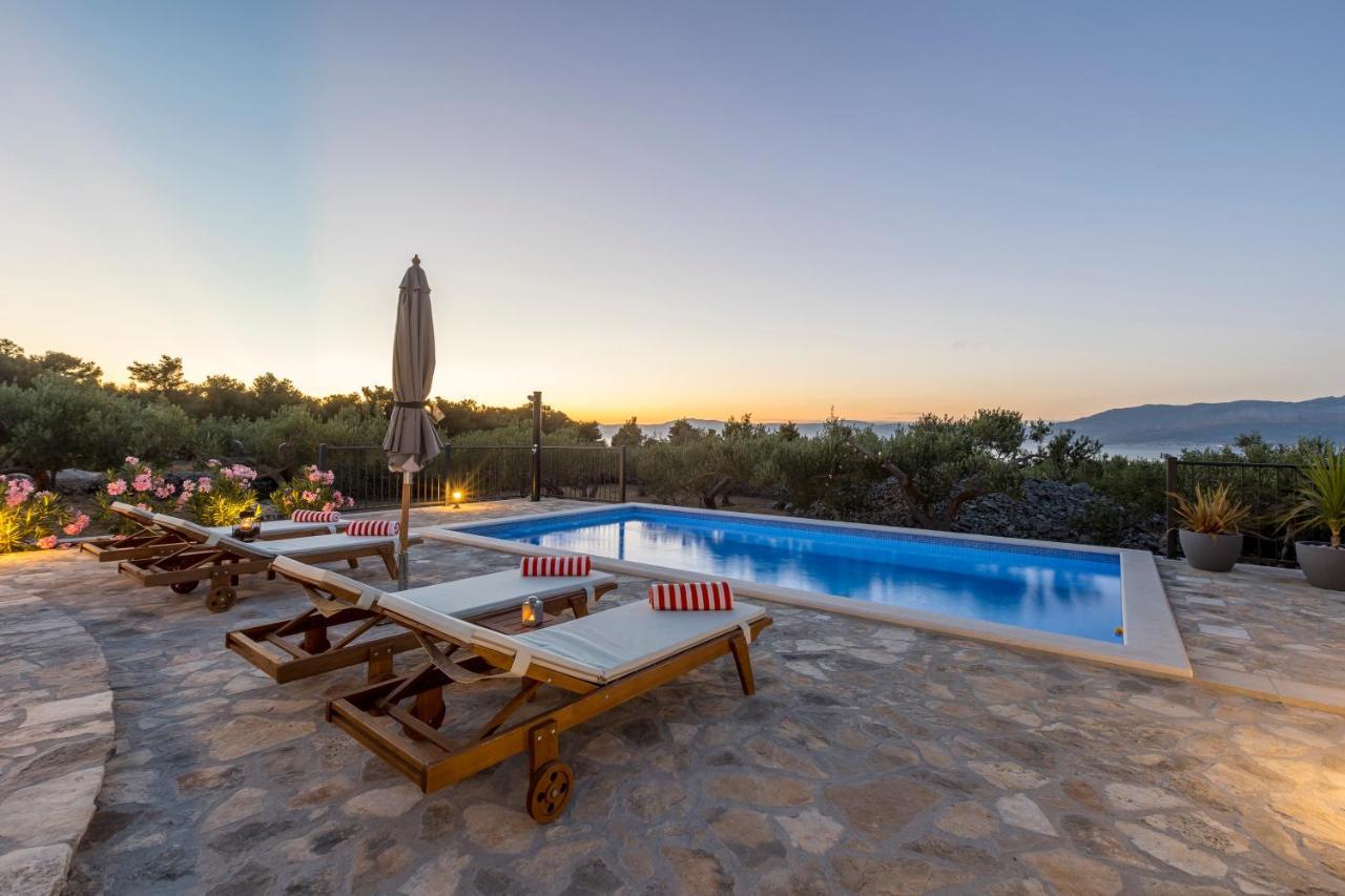 Island Getaway - Heritage House Mirca  Екстер'єр фото