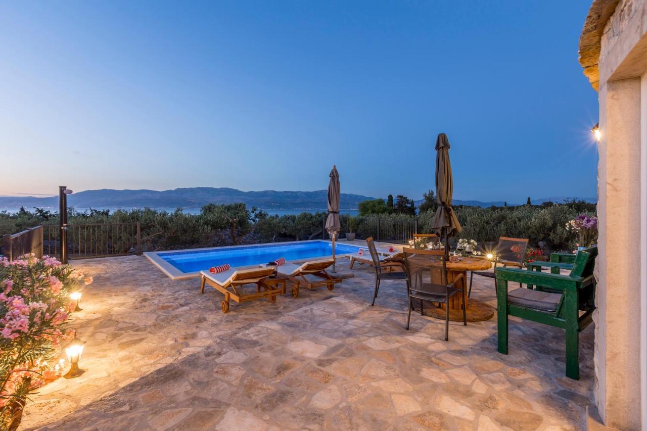 Island Getaway - Heritage House Mirca  Екстер'єр фото