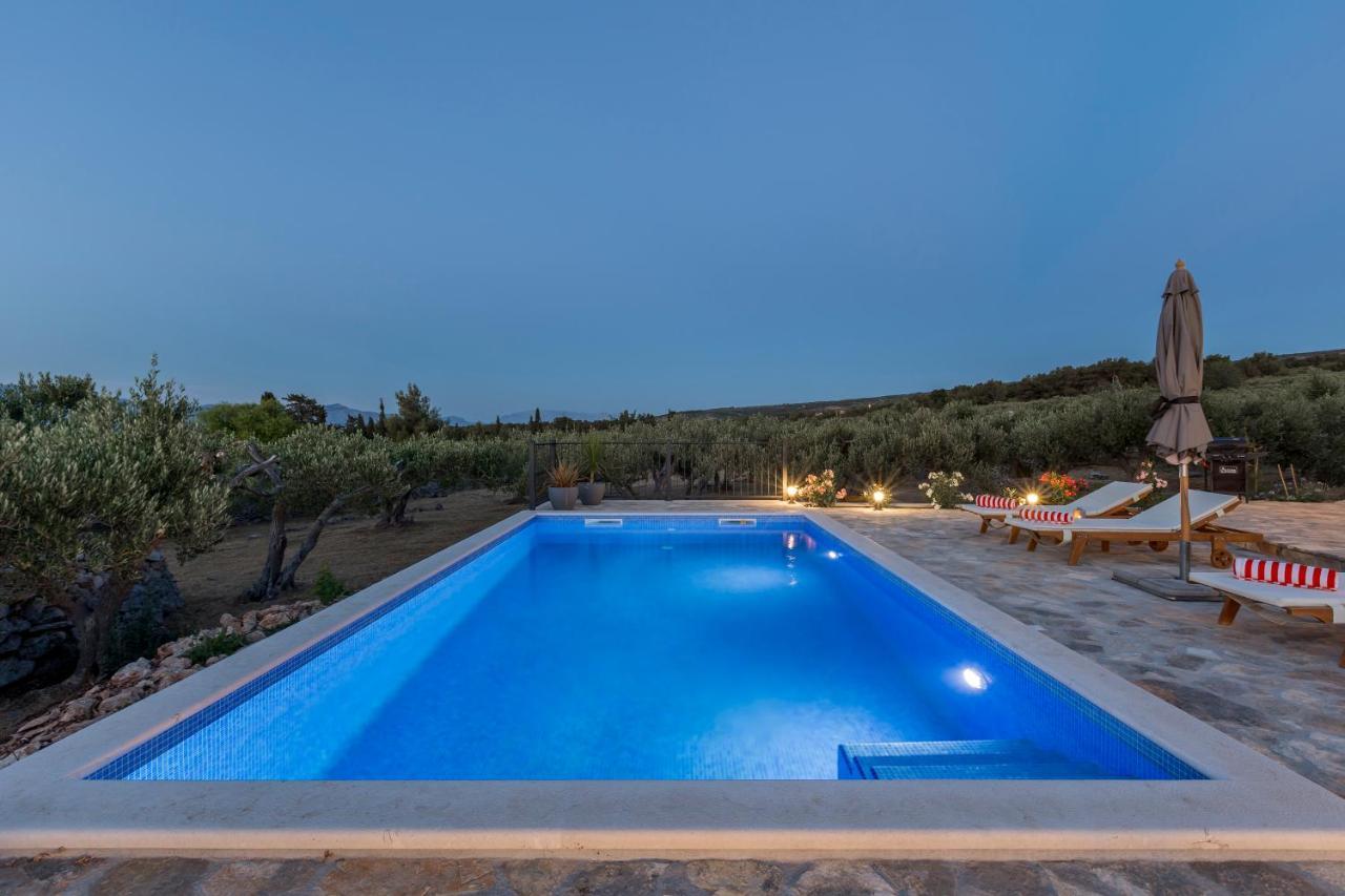 Island Getaway - Heritage House Mirca  Екстер'єр фото