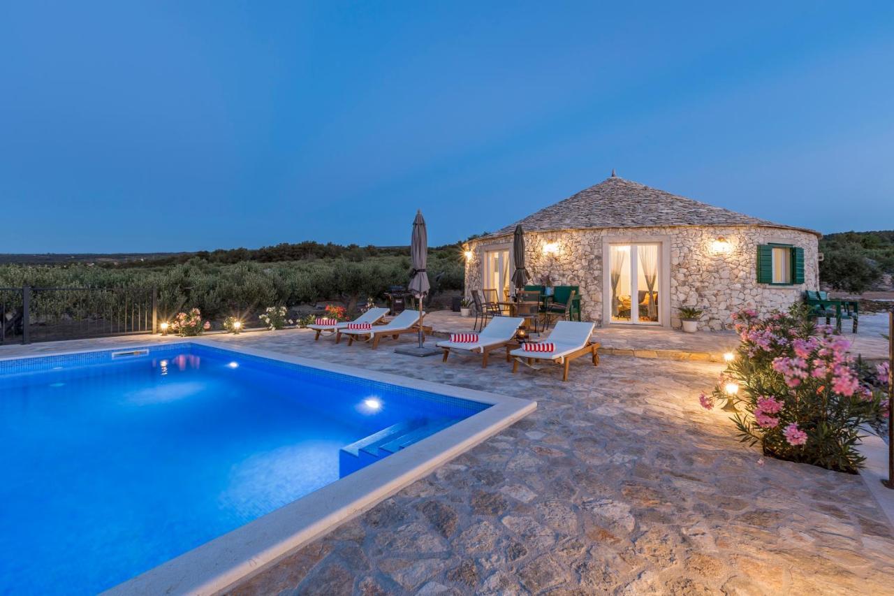 Island Getaway - Heritage House Mirca  Екстер'єр фото