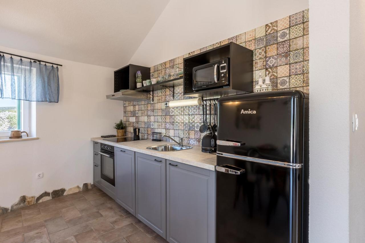 Island Getaway - Heritage House Mirca  Екстер'єр фото