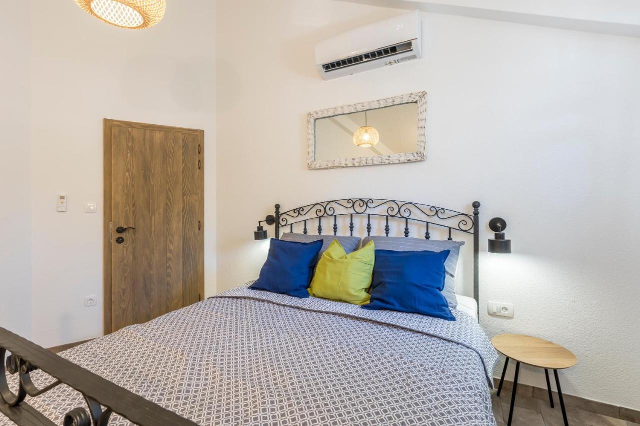 Island Getaway - Heritage House Mirca  Екстер'єр фото