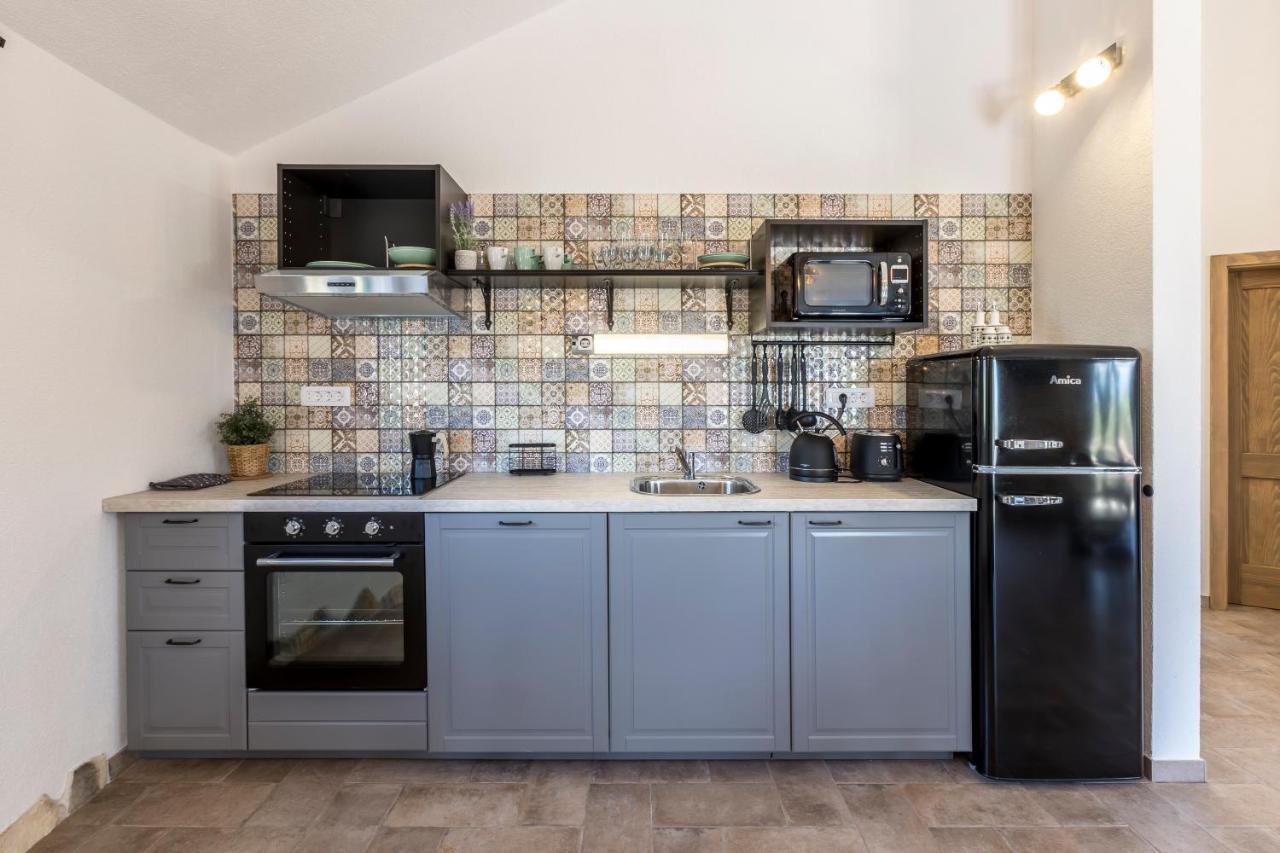 Island Getaway - Heritage House Mirca  Екстер'єр фото