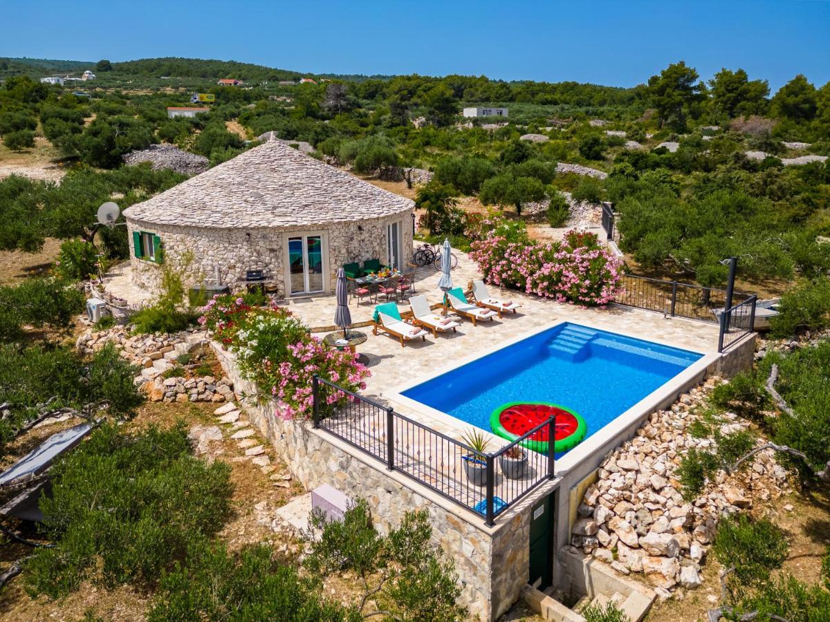 Island Getaway - Heritage House Mirca  Екстер'єр фото