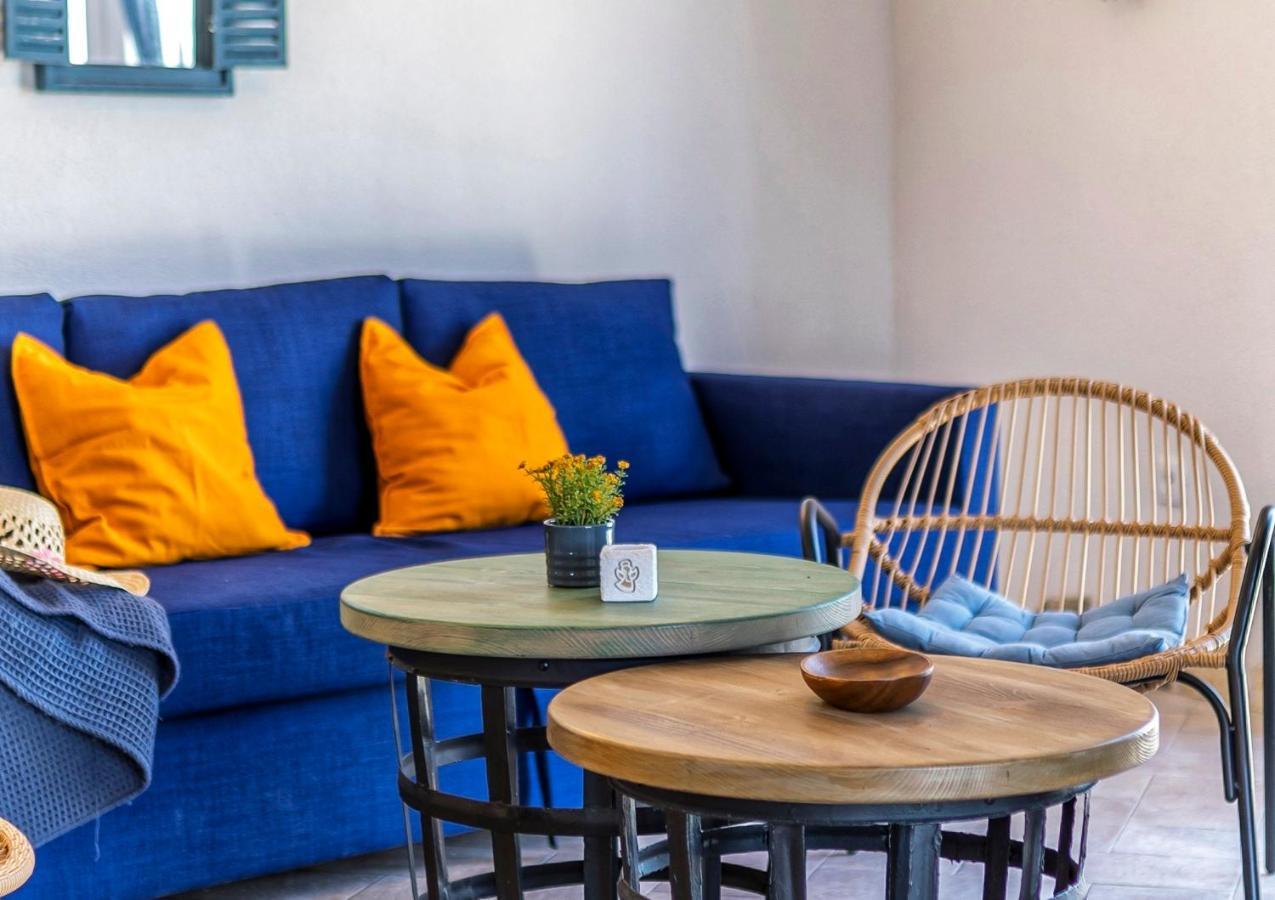 Island Getaway - Heritage House Mirca  Екстер'єр фото
