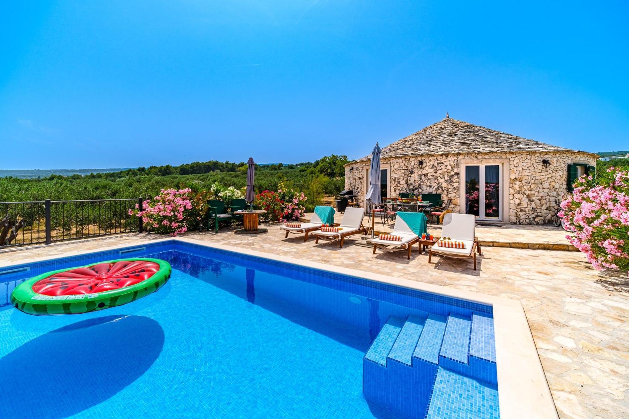 Island Getaway - Heritage House Mirca  Екстер'єр фото